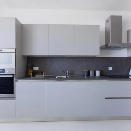 Bnbnova - Lovely Saint Julian 3br 2ba With Terrace Апартаменты