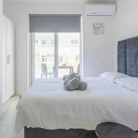 Bnbnova - Lovely Saint Julian 3br 2ba With Terrace Сент Джулианс